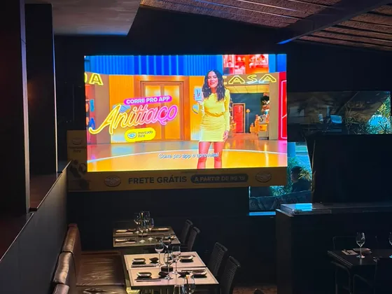 Telão de LED instalado no Pato com Laranja